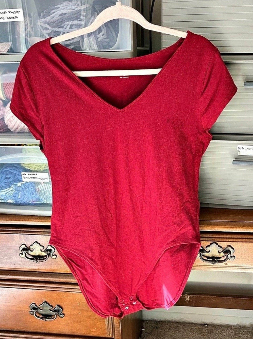 Old Navy Fitted Short-Sleeve V-Neck Bodysuit Red XL